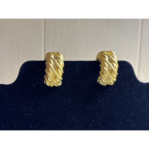 Ann Taylor Vintage Clip Earrings Heavy Gold Tone RARE Statement Earrings - Picture 3 of 17